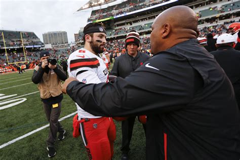 baker mayfield calls ex-coach hue jackson fake